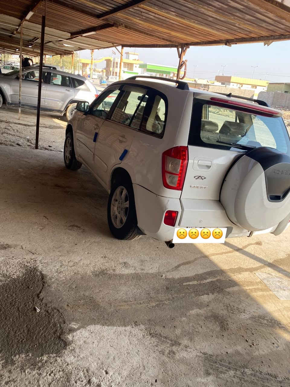 السلام عليكم
للبيع شيري تيكو موديل 2013 رقم بابل 
مكفوله من الحادث والتبديل بيه مكانات مال صبغ بسبب الخياس سياره مكفوله من الحادث. والضربه القويه مكينه وكير مكفولات تبريد ثلج كلشي بيه شغال سياره جاهزه السعر (45) وبيه مجال للشراي مكانها بابل ***********
