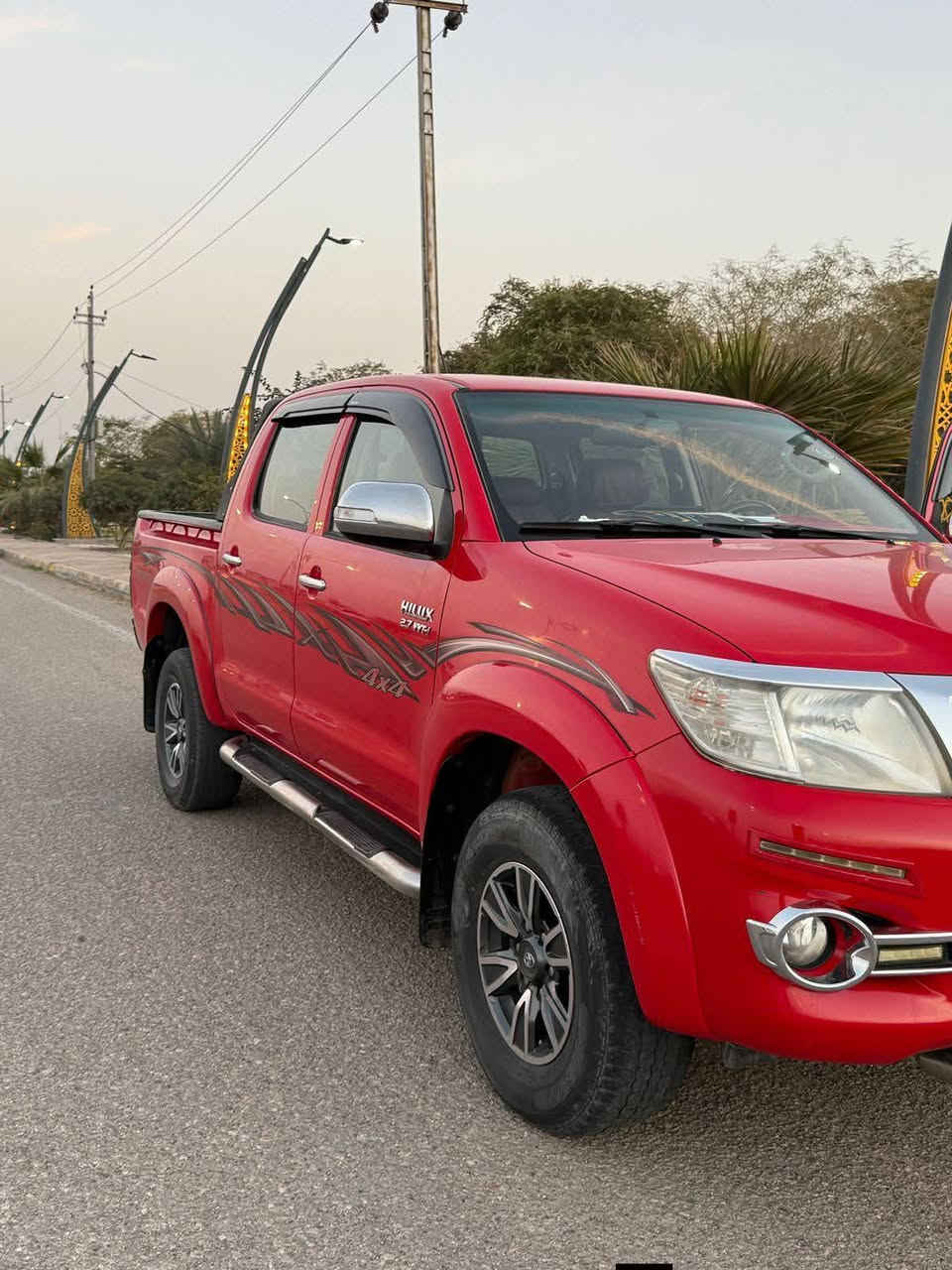 السلام عليكم تيوتا هايلوكس موديل 2014  شركه مكفوله كفاله عامه  رقم اربيل  ماشيه 160k السعر 200 ورقه وبيه مجال الشراي اتصال
 ***********
