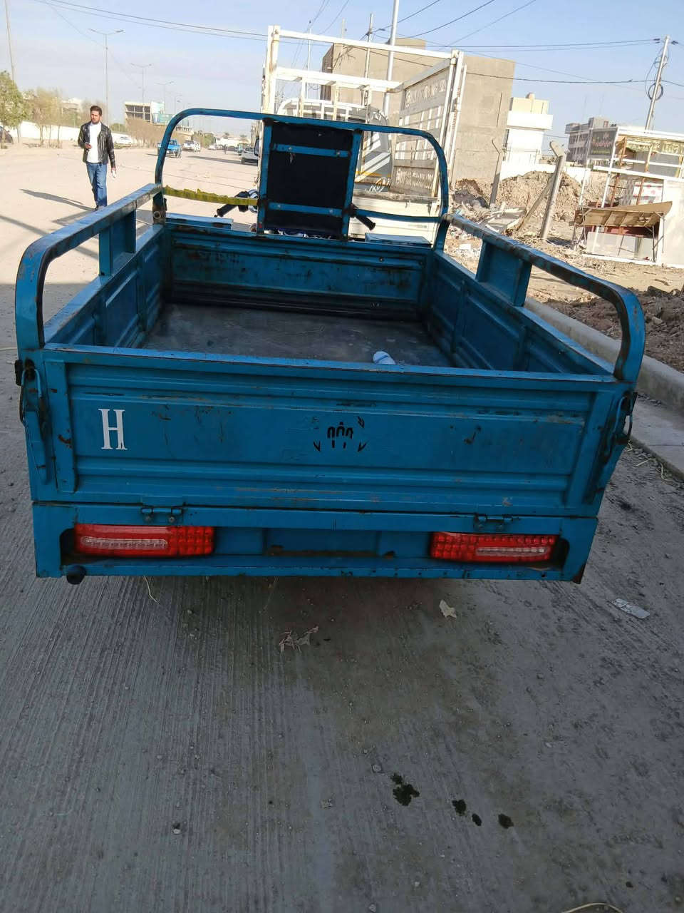 السلام عليكم ستوته موديل 21 اوراق اصولي مال بلال ماكينه 25 لها اسبوع مشدوده دراجهك المكان حله شارع 80 1,700 وبيها مجال ***********
