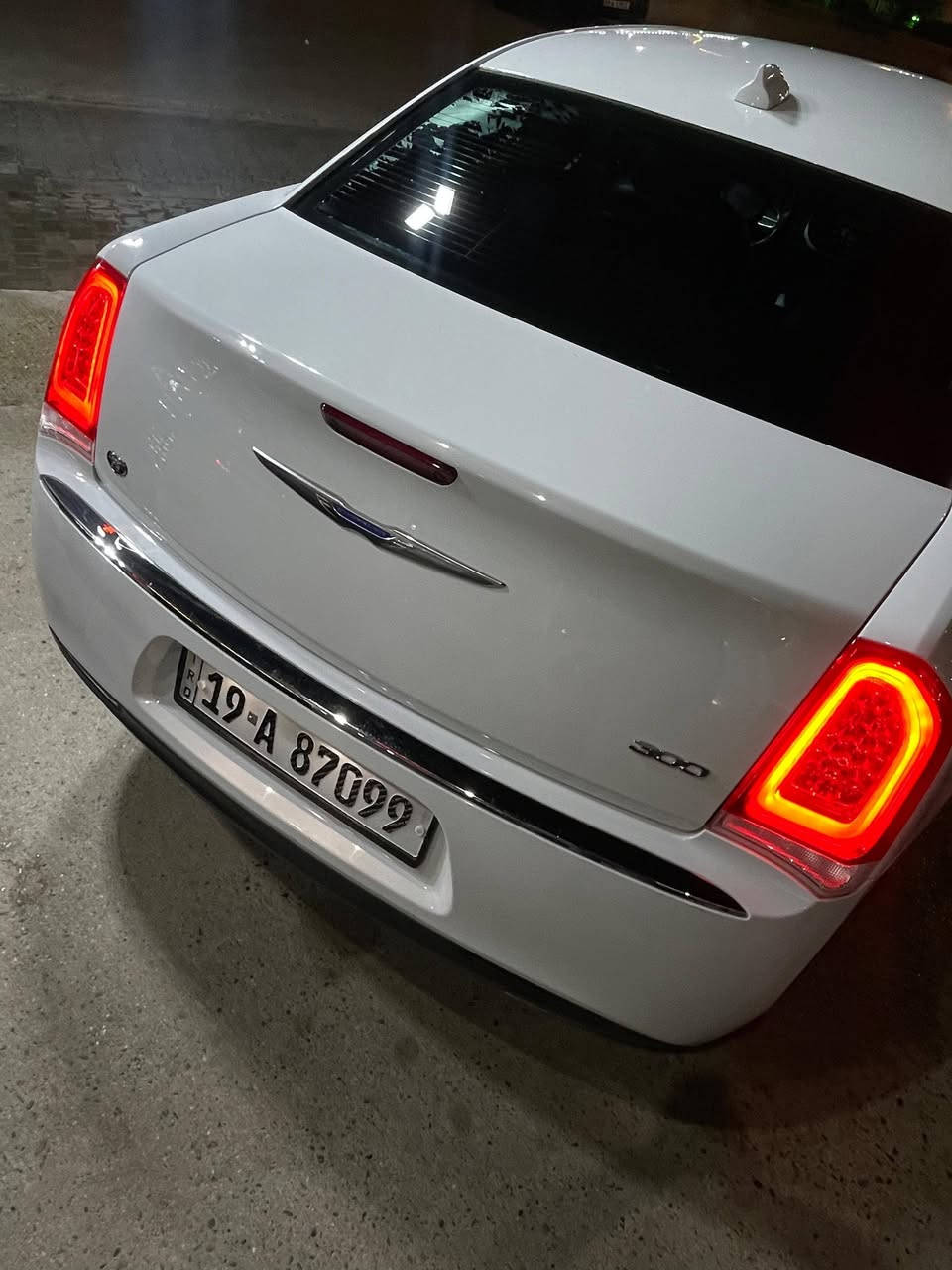 بسم الله الرحمن الرحيم اوباما 2018 دخول جديد قبل 15 يوم دخلت ضباط بأسم عمي قبل 4 ايم ثبتت لوحات السيارة لون ابيض كشنات كهرباء جلد شاشة كبيرة تبريد وتدفئة كشنات تخم تاير ان شديته بيدي مصارلة اسبوع محرك وكير وحدادية كله بالشرط لافتح ولا اي شي تبريد ثلج السيارة حادثة فقط دعامية  بدون ايرباك  بس من اجت فحصتة لكيت بيه كلير باب السايق وصور الحادث مرفق بالصور شرط اسيارة درهم ماتصرف عليها ولاكلوب مشتعل سعر سيارة 239 قفل ***********
