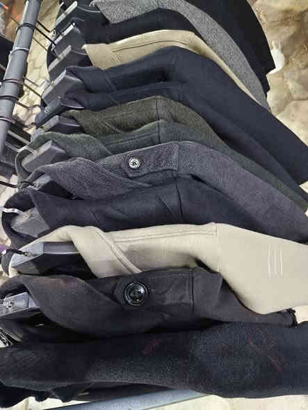 كوت رجالي باله
العنوان الماجديه شارع الملعب 
قرب السوق محل ابوذر 
***********
