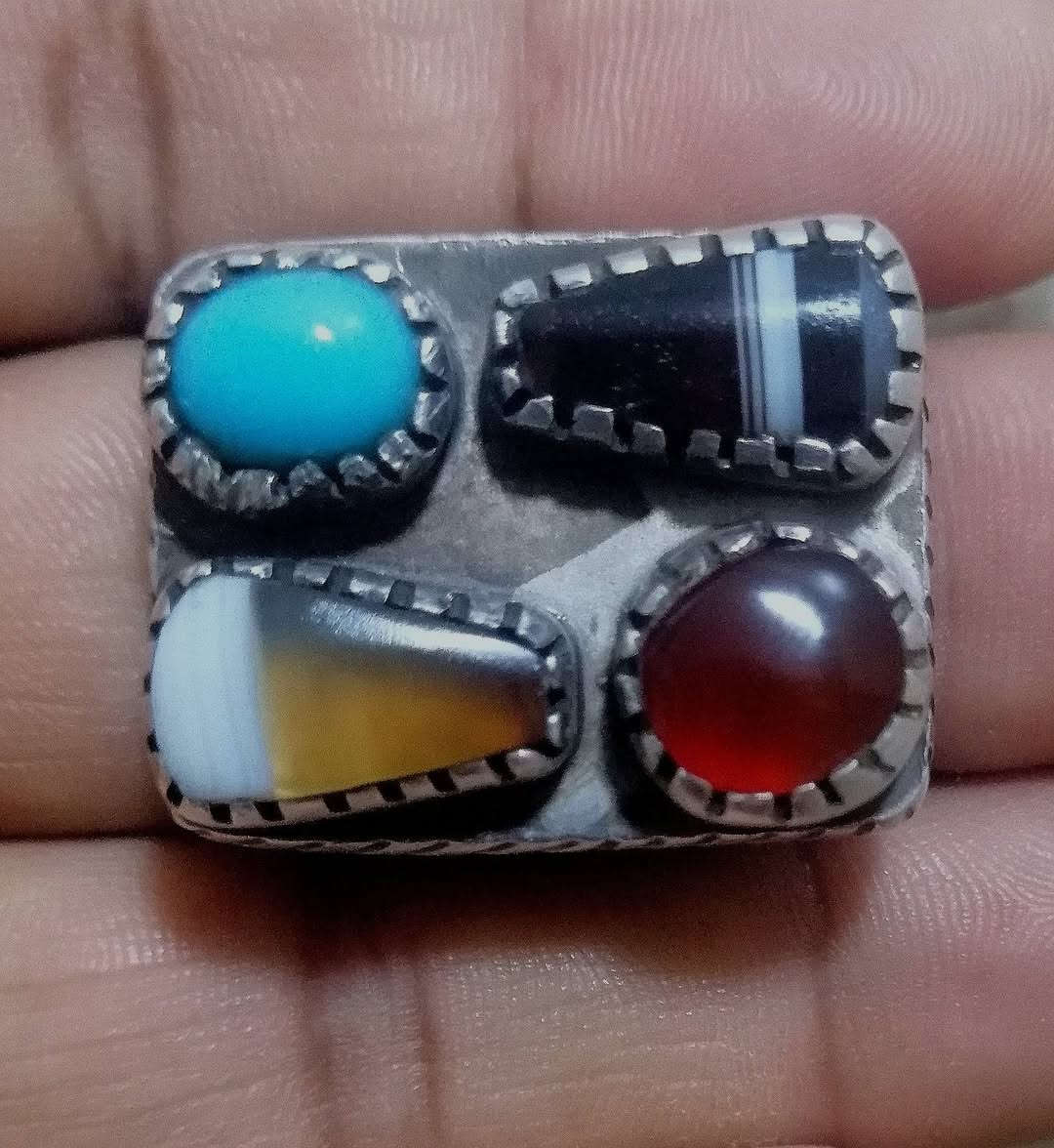 المميزون في نشرنا الباقون على عهدنا بأن ننشر لكم النوادر من الأحجار النفيسه التي يبحث الهوات عنها نقدم لكم جوهره من الخاتم المتوج باحجار نفيسه لعيونكم الغوالي للبيع على الخاص اوالاتصال على الرقم التالي ***********
