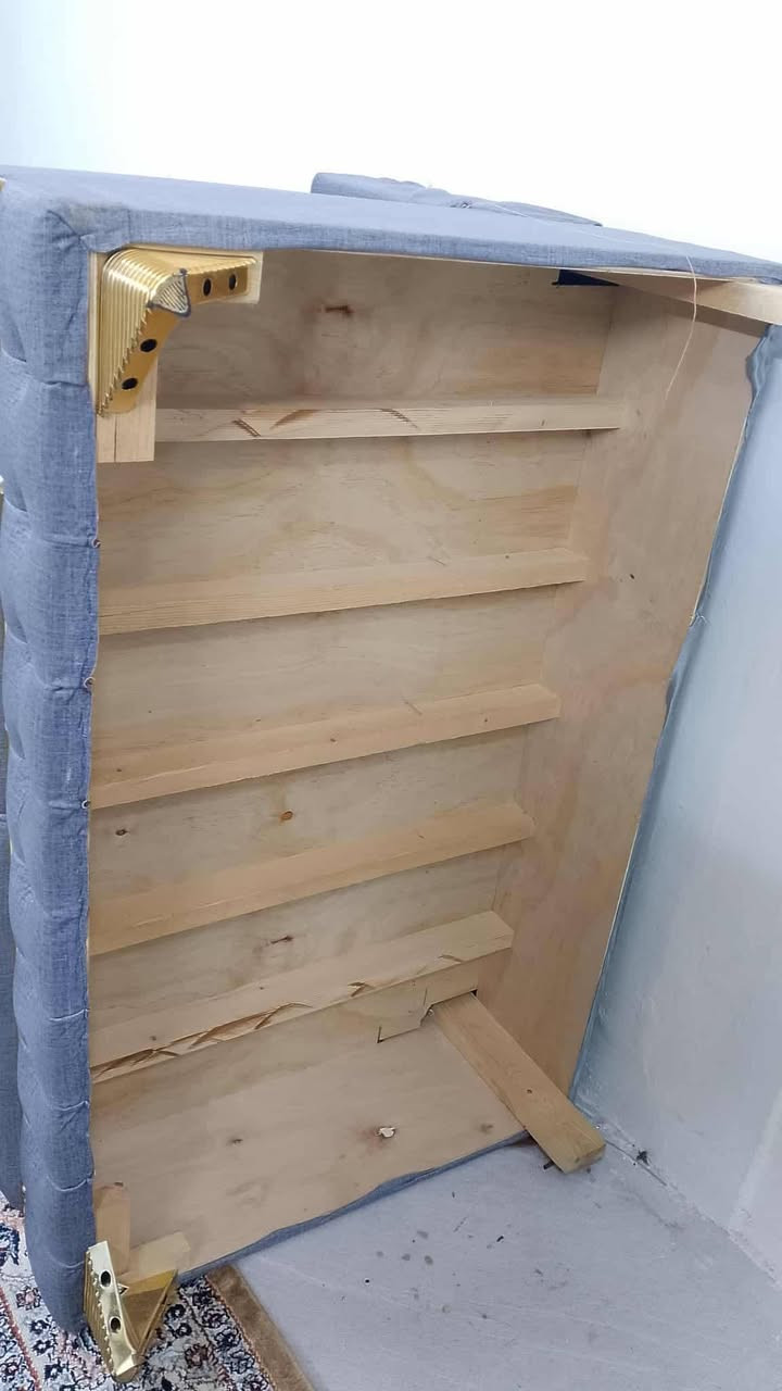 الديوان للبيع هو والبردات والوجه
سعر 550 وبي مجال 
مستعمل 3 اشهر 
خشب عراقي 
عنوان موصل شقق الخضراء خلف جامع المهاجرين
شاري يتفضل خاص


**إذا كنت صاحب هذا الإعلان وتريد حذفه لأي سبب، رجاءا أرسل رسالة إلى الدعم الفني**