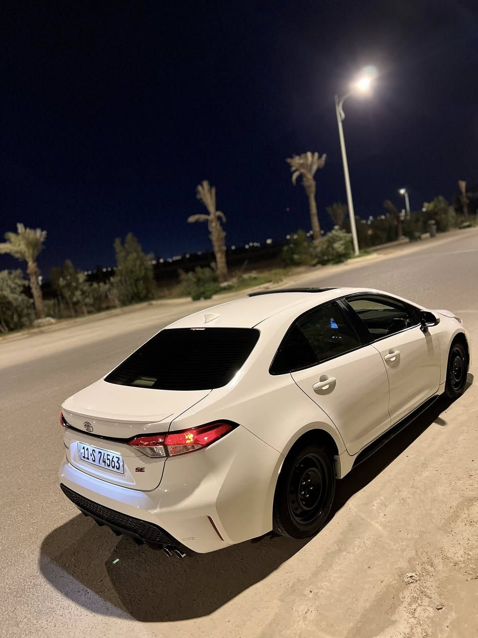 سلام عليكم  كورلا وارد أمريكي  se فول مواصفات 2020 رقم بغداد بأسمي حادث جاملغ وبنيد وبيه بارد قليل مكينة 2000 
السعر 147$ وبيه مجال مكان السياره بصرة الشراي اتصل وتدلل 
***********
