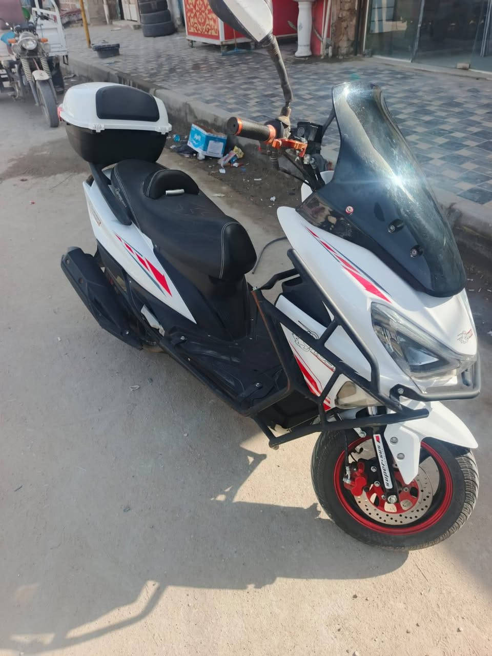 السلام عليكم دراجه CHOST
مديل 24كفاله عامه ماشيه 6الاف عله وضع شركه سعره 800وبيه مجال  رقم صاحب الدراجه  
 *********** احمد الحلاق
