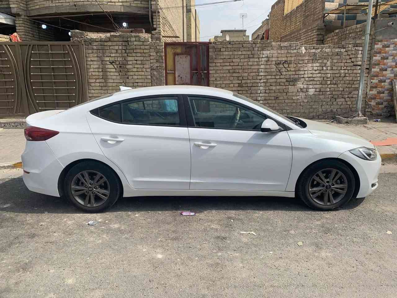 السلام عليكم ورحمة الله وبركاته 
الالنترا موديل 2018 وارد امريكي ضربتها موضحة بالصورة سيارة ماشيه 76 الف حقيقي 
السعر 128 
*********** 
مامتواجد على الماسنجر بس على الرقم
