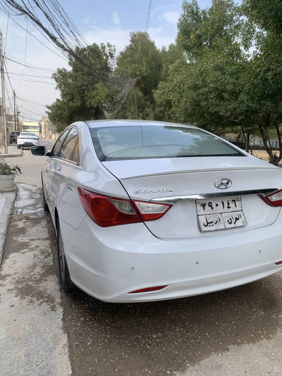 السلام عليكم سوناتا ١٣ شكل الـ ١٤ البنيد مبدل ومصبوغ وباب السائق بيها بارد المحرك قبل ١٠ ايام مجفته جديد ماشيه ١٩٦ الف  
السعر ١٣٥ وبيها مجال 
للأستفسار وتساب او الاتصال 
***********
