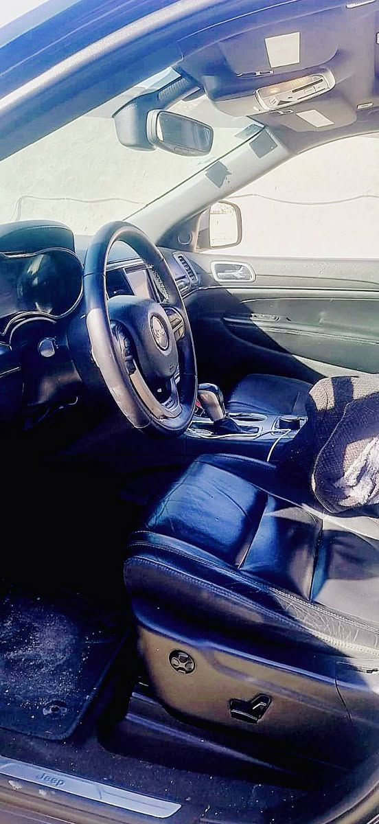 السلام عليكم جيب 2018 حادث جاملغ وبنيد وصبغ قطعتين فول مواصفات لمتد 
بصمة تشغيل عن بعد 
كشنات كهربائية
جلد مقاعد
جنطة كهربائية 
ماوس
سنوية باسمي 
ماشية 140 كيلو جاهزة للاستخدام مكينة كير تبريد جاهزة السعر 185 مكاني بغداد حي العامل ***********
