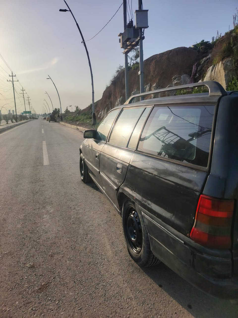 السلام عليكم
مكلف بالنشر
استره استيشن
موديل /1993
40/وبيها مجال للشراي
السياره باسموا 
شرط التحويل
غرمات صفز 
محرك وگير شرط
 التواصل
*********** /بي واتس
***********
