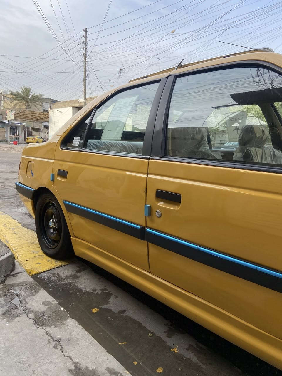 بيجو لميس 2016 السياره الحمدلله لا تنقيص ولا تبخير
السياره جاهزه من كلشي 
السياره خير من الله تبريد كير مكينه بريك صدر دبلات كهربائيات كلها شغاله مكان السياره حي الاعلام شارع البداله ***********
٤٥ وبيها مجال بسيط
