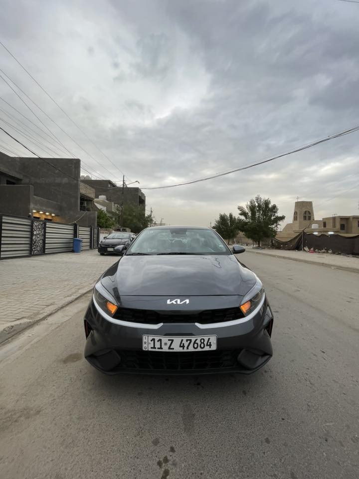 سلام عليكم فورتي موديل 2023 وارد امريكي بدون قطرت صبغ حادثه ربع البنيد ومصلح بارد بدون تبديل بدون صبغ كير محرك كفاله عامه ماشيه 19 دخول جديد ترقيم جديد سياره جهزه وجديده بمعنه الكلمه دوشمه عام عارضه 155 وبيه مجال رقمي ***********  مكاني بغداد الدوره
