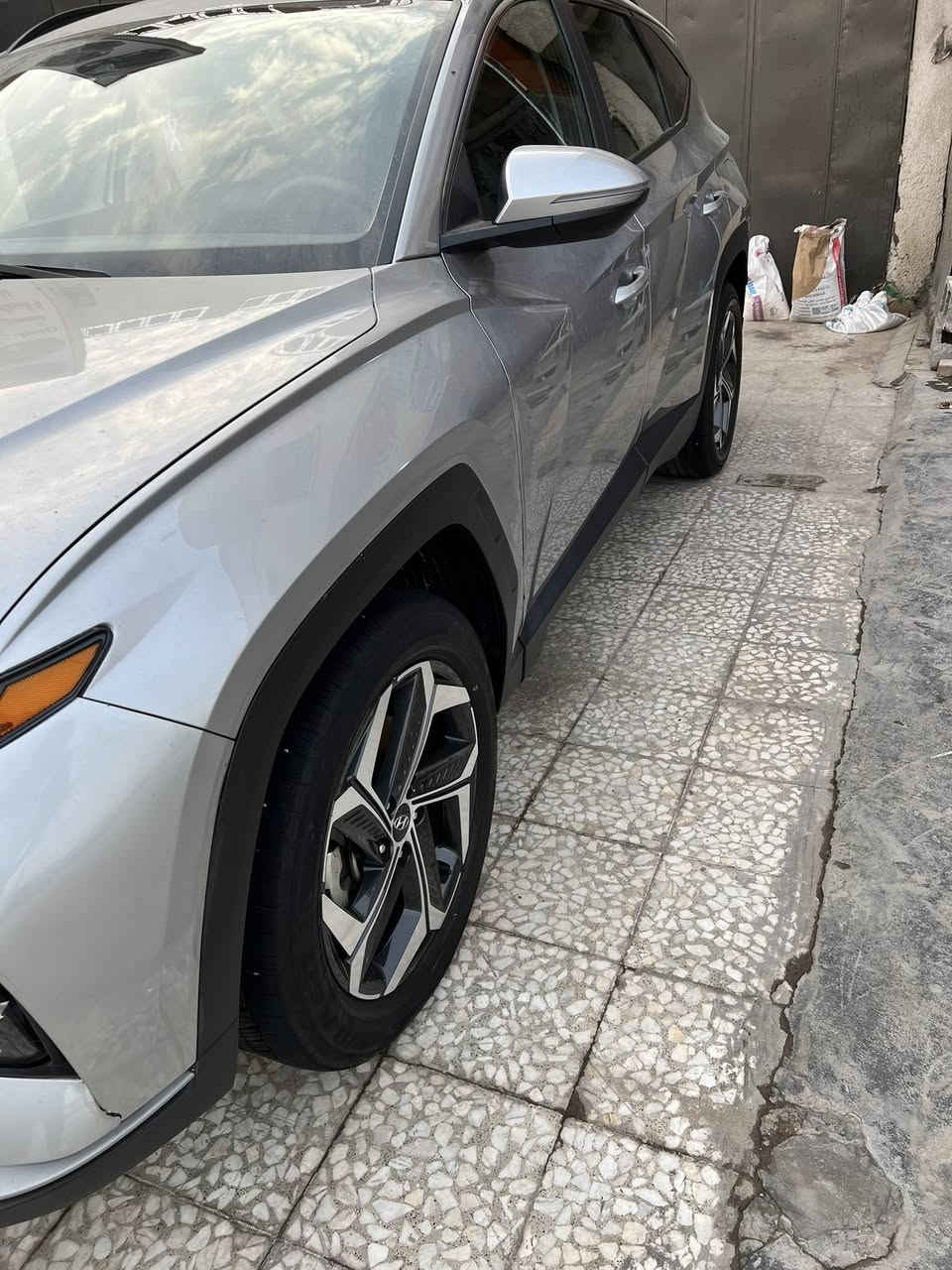 سلام عليكم توسان موديل 2023 وارد امريكي سيارة بدون ايرباك السيارة فول مواصفات كشنات جلد هيترات بل كشن كرسي كهرباء توقفت ذاتي تشغيل عن بعد خمس انظمة قيادة تحديد مسار6سماعات رادار مامي جانبي توقف عند الحذر فتحت سقف شاشة المس بل كامل تبريد ابيانو شاشة دعم كار بلي نارة ترحيب عند القتراب شاير بل مري صندوك كهرباء موقع السيارة بغداد الدورة شارع60 رقم اربيل بسمي تحويل ثاني يوم رقم الهاتف ***********
