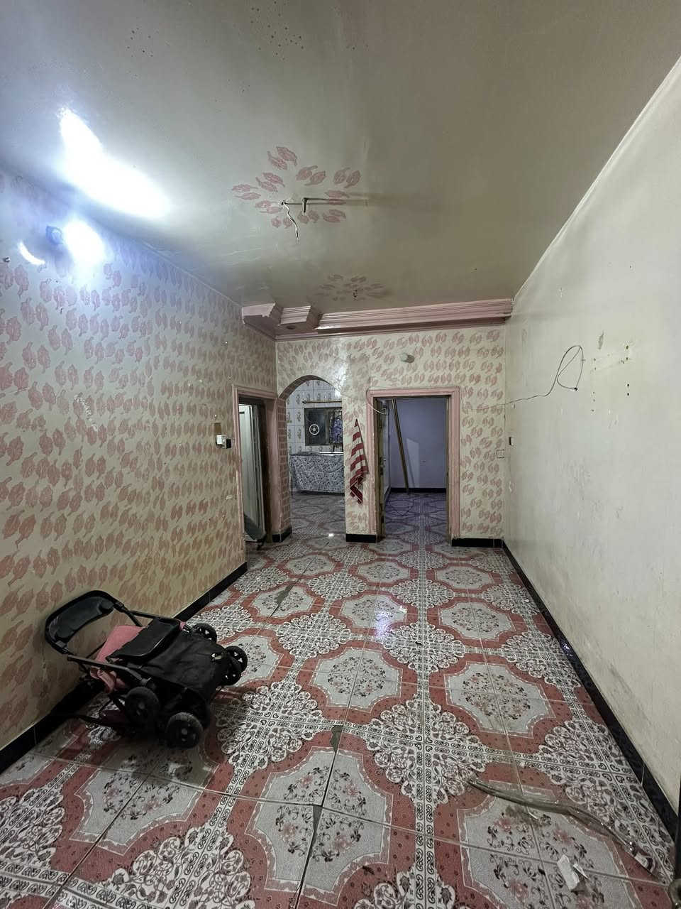 بيت للايجار مساحه ١٠٠ موقعه الجغيفي الاولى قرب مدرسه السؤدد ايجاره 350
*********** واتساب
