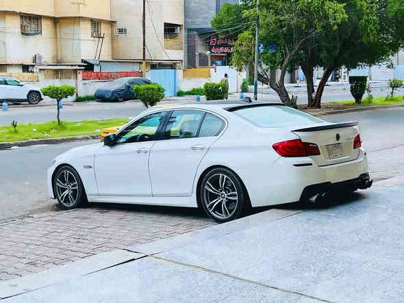 السلام عليكم ورحمه الله وبركاته 

للبيع فقط 

BMW f10 535i 2011

وارد امريكي ضرر بسيط موجوده صور الحادث 
بيها بنيد مصبوغ مرجعيه ع البارد
وبيها شخط بلباب خلف السايق

السياره فول فول مواصفات
بوب شفط
جنطه كهرباء
ستيرن كهرباء
سماعات نظام هارمن 
سماعه دشبول كهرباء متحركه 
كراسي جلد تحكم فكامل كهرباء
شاشه اندريود 
دركه m5
دواخل كاربون فايبر
بردات 
السياره عليها كت M5
لحيه دفيوزر دوسات جانبيه
ويل m5 اصلي سعره 700$
------------------------------------
السياره على ايدي صيانتها وادامه كامله 
فريز تبريد جديد اصلي
كومبريسر جديد اصلي
راديتر تبريد جديد اصلي
راديتر محرك جديد اصلي
قبق ولفات جديد اصلي
دكشن بارد جديد اصلي
تخم بلكات بوش اصلي جديد 
تخم مجاول 
دهن ادينول اصلي 
ماء فيبي اصلي ازرق
واتربم جديد اصلي 
تيربو اصلي جديد 
تخم تايرات جديد 
السياره عليها تفريغ و downpip 
وبيها كزوز corsa تحكم صوت مرعب

السياره كلش حلوه ومرتبه وبلعافيه عل ياخذها 

السعر 180$ ورقه
مكان السياره بغداد زيونه 
الرقم ***********

