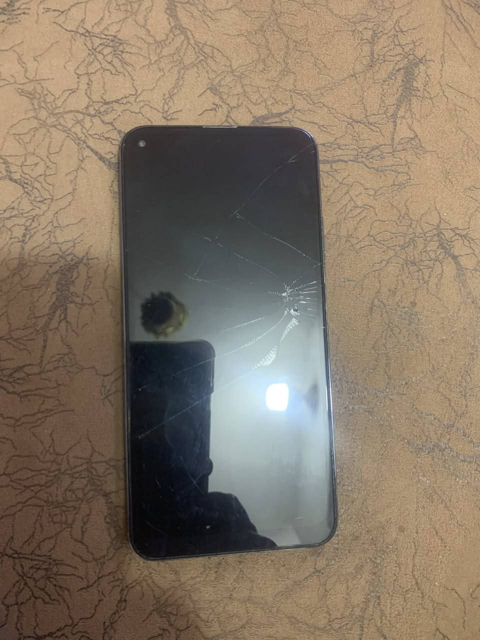 سلام عليكم جهاز نوفه 5 ذاكره 128 عشوايه 8 شغال ويلمس طبيعي بس مكسور قيم وخذ  

‭٠٧٧٥ ٨٨٥ ٩١٨١‬
