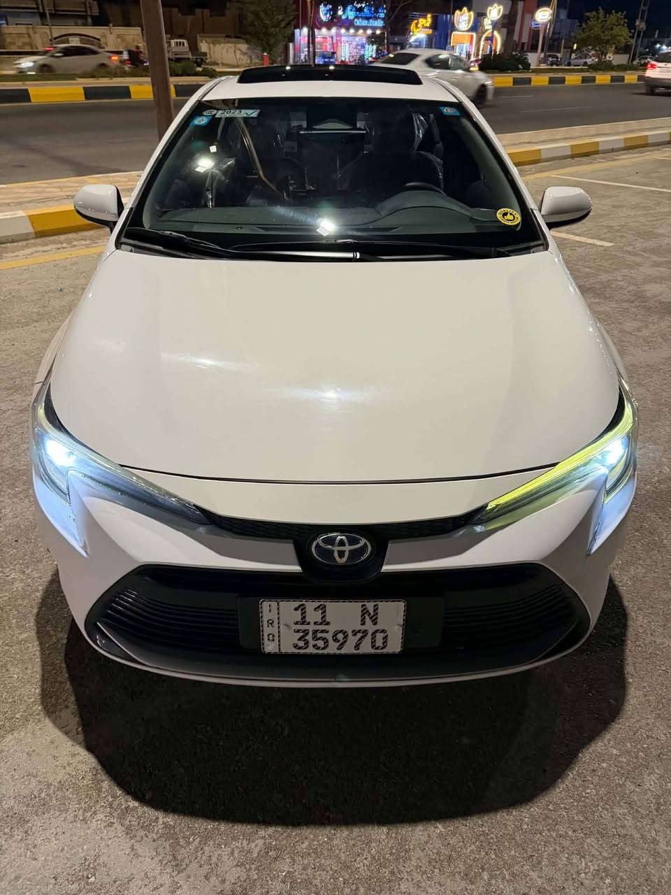 سلام عليكم

تيوتا كورلا هايبرد 2023بيه طبره خفيفه  الباب الوره السايق

شكل الامريكي / رقم بغداد  تحويل مباشر 

عداد المسافه : ٢٧الف km

حجم المحرك : 4 سلندر هايبرد + بانزين 

المواصفات ..

فتحة سقف - بصمه تشغيل وابواب 

رادار مانع تصادم - لايت زينون - مقاعد جلد كشن كهرباء

تبريد قطعتين - داخل جلد قرميدي 

السياره احله من الصور 

للاستفسار الاتصال ***********

