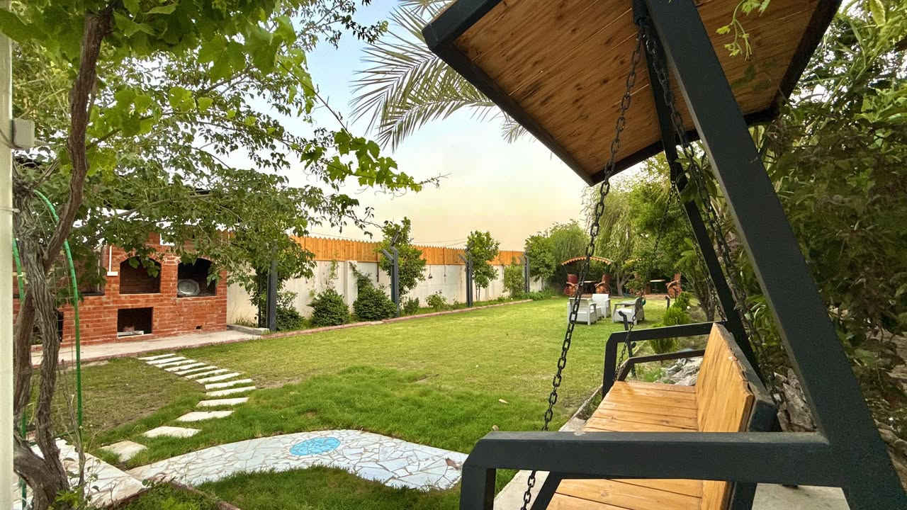 🌴🏡 مزرعة بيت الطيب 🏡🌴

إذا تريد تقضي أحلى الأوقات ويه الأهل والأصدقاء بأجواء كلها راحة وخصوصية ووناسة 😍
مزرعة بيت الطيب توفرلكم كلشي تحتاجوه حتى يكون يومكم كامل ومميز ✨

🔹 مسبح كبير ونظيف ومجهز بالكامل 🏊
🔹 جلسات عربية تراثية مرتبة ومريحة ☕
🔹 حدائق ومساحات خضراء واسعة 🌳
🔹 ألعاب أطفال آمنة وممتعة 👧🧒
🔹 بليارد وطاولات تسلية 🎱
🔹 منضدة وفيشة للشوي والجلسات 🔥
🔹 إنارة ليلية وأجواء هادئة 🌙
🔹 أماكن تصوير جميلة 📸
🔹 خصوصية تامة للعوائل
🔹 مناسبة للحفلات وأعياد الميلاد واللمات الحلوة 🎉
🔹 خدمات متكاملة وراحة طول اليوم 💚

عيشوا أجواء الراحة والاستجمام بمكان يجمع الفخامة والبساطة بنفس الوقت 🌿✨
مزرعة بيت الطيب… المكان اللي يخلي يومكم ذكرى حلوة ما تنسى 🤍

📍 للحجز والاستفسار 
الاتصال ع الارقام التالي 
***********
***********
***********
العنوان صلاح الدين قضاء -بلد-
علماً ان المزرعه موثقه ع تطبيق اجرلي
