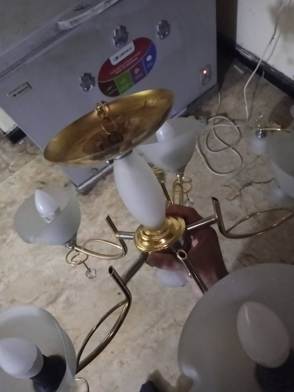 75 اثنينهم
براكيت أبو خمس شمعات وياهم الشمعات كاملات اثنينهم ب75 بغداد شارع فلسطين رقم ***********
