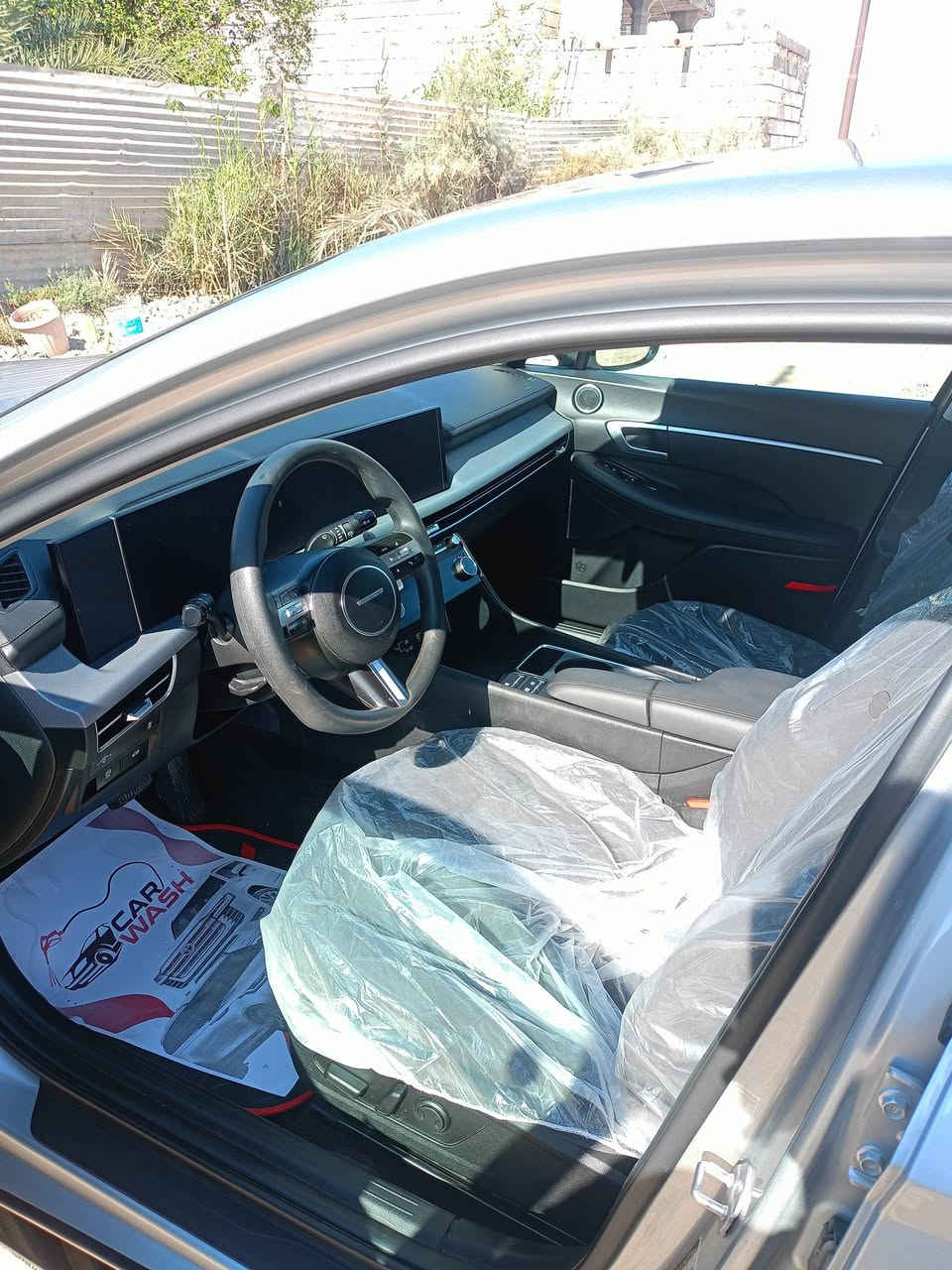 السلام عليكم 
سوناتا موديل 24  سعر 190 وبيها فول عدا الفتحة الشكل الجديد SEL
ماشية 6 الف كيلو لون سلفر 
بيها بنيد ومدكر السيارة  وتشوف بعينك كلش نظيفة جديدة .
المواصفات :
بصمة وتشغيل عن بعد 
تدفئة مقاعد 
قيادة ذاتية 
كشن كهربائي 
الكير 8 نمر 
السيارة حرة مرقم كامل جاهزة
المكان : البصرة 
للاستفسار على الرقم ***********
