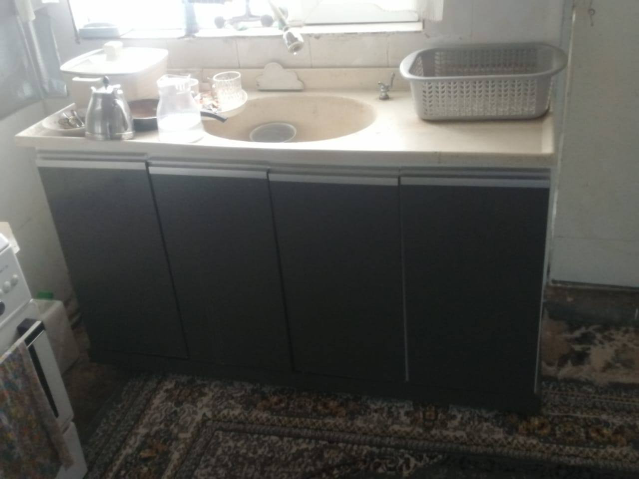 كاونتر خشب قياس مترين ونص  والسنك متر ونص كلش نضيف تفصال للاستفسار ***********
