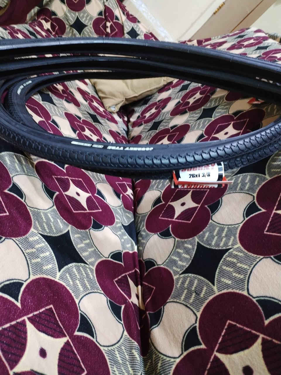 سلام عليكم عندي تيارات ياباني اصلي بناتي حجم 26 ساده سعر زوج 8 شراي يتصل على هذا الرقم ***********
