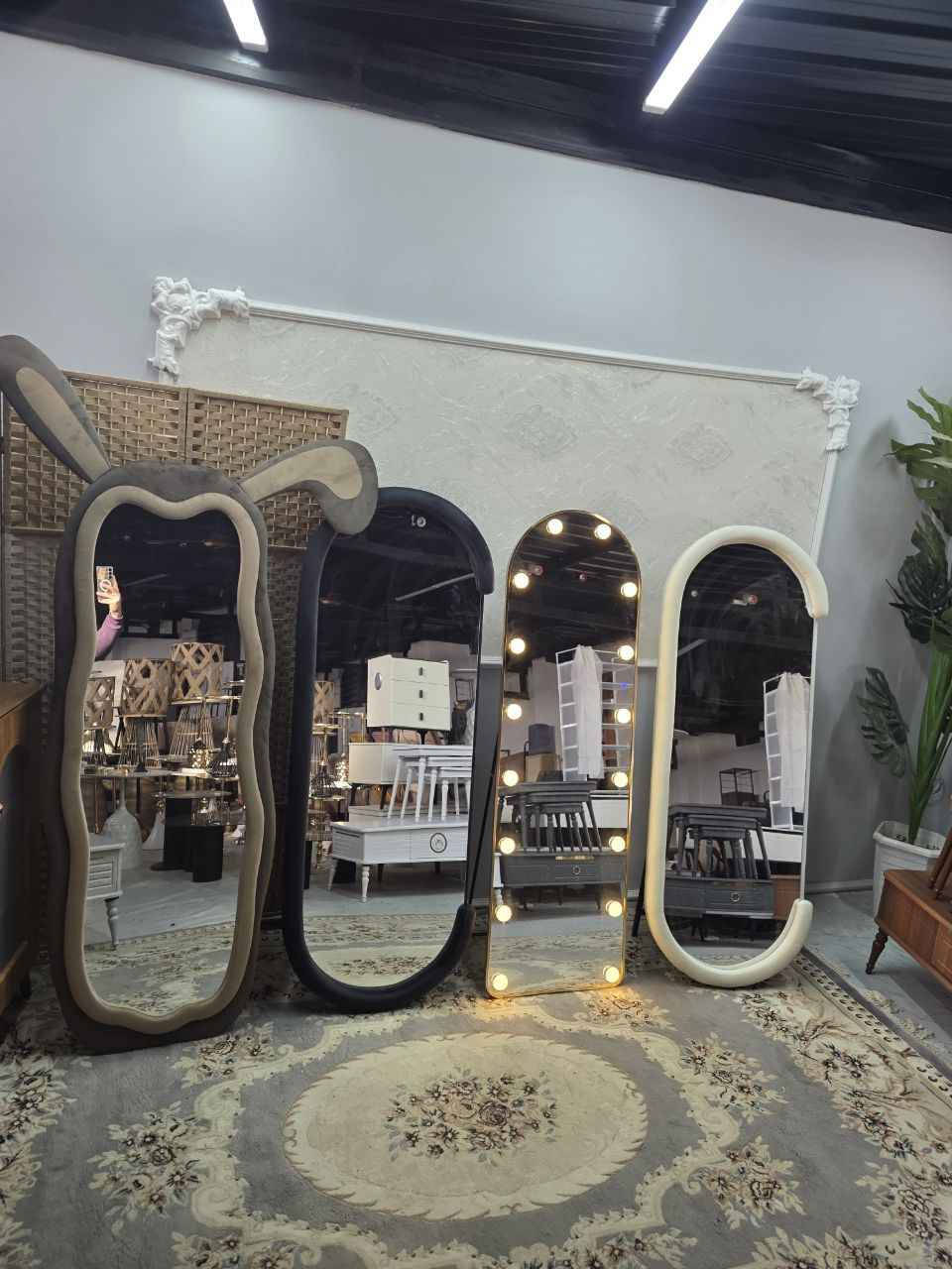 ✨ الجديد وصل يمّنا ✨
🪞 مرايات بتصاميم متعددة
ديكور بسيط لكن يغيّر شكل المكان كله 👌
مناسبة لغرف النوم
مناسبة للمداخل
مناسبة لغرف الأطفال
✔️ تصاميم حلوة وعصرية
✔️ خفيفة وسهلة التعليق
✔️ تضيف فخامة لأي بيت
💰 سعر القطعة: 85دينار فقط 🔥
🚚 التوصيل مجاني:
✔️ داخل بغداد بغداد, العراق


**إذا كنت صاحب هذا الإعلان وتريد حذفه لأي سبب، رجاءا أرسل رسالة إلى الدعم الفني**