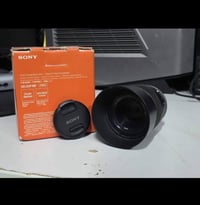 سوني 50مم • فتحة f/1.8 • E-Mount