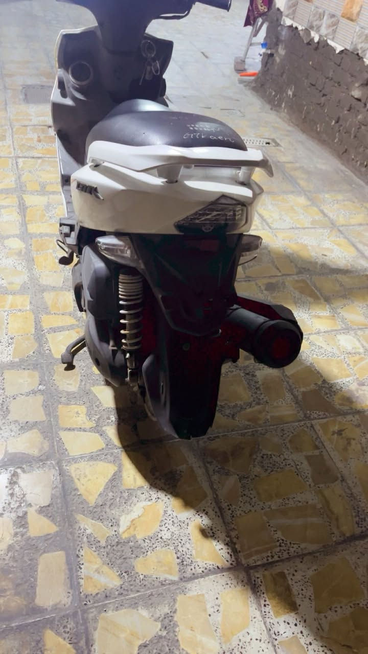 سلام عليكم شباب دراجه جي تي ار رمبه صاره 22 يوم اوراق معرض بيه دراجه كفاله عامه وجيب الف فيتر وفحص /محتاج اريد ابيعه السعر مليون و50 بيه مجال الرقم *********** اني خادم متواجد وساب مكان بغداد مدينة الصدر
