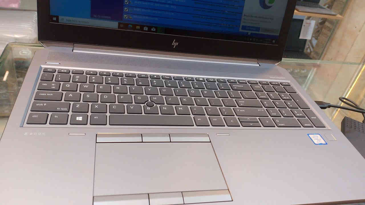 🔥 عرض خاص لدى مكتب صدف 🔥

💻 HP ZBook 15 G5
⚡ المعالج: Core i7 الجيل الثامن (H)
🧠 الذاكرة: 32GB RAM
💾 التخزين: 512GB SSD
🎮 كرت الشاشة: NVIDIA 4GB 

🛠️ مناسب للبرامج الهندسية، الرندر، والتصميم والأعمال الثقيلة
ملاحظة نسبة نظافة عالية جدا فوق 95٪
💰 السعر: 575 الف

🎁 الملحقات:
🔌 شاحنة أصلية
🎒 حقيبة
🖱️ ماوس

📍 العنوان: موصل – المجموعة الثقافية – مجاور شركة طاقة
📞 للتواصل: ***********
🚚 توصيل متوفر لجميع محافظات العراق 🇮🇶
