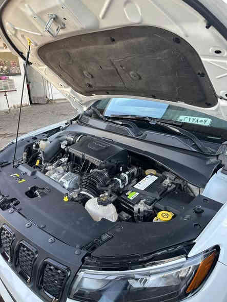 جيب كومبارس موديل24 حادثها بنيد مصلح نفسه  والسياره بسمي المكان بغداد السعر 170 وبيها مجال ***********
