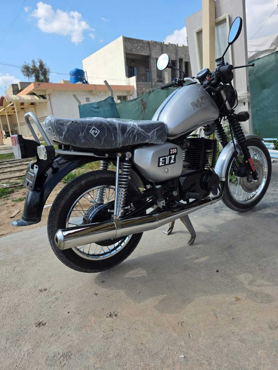 السلام عليكم قنبور للبيع 88 بلادي جديد قصه 50 رقم الموبايل ***********
