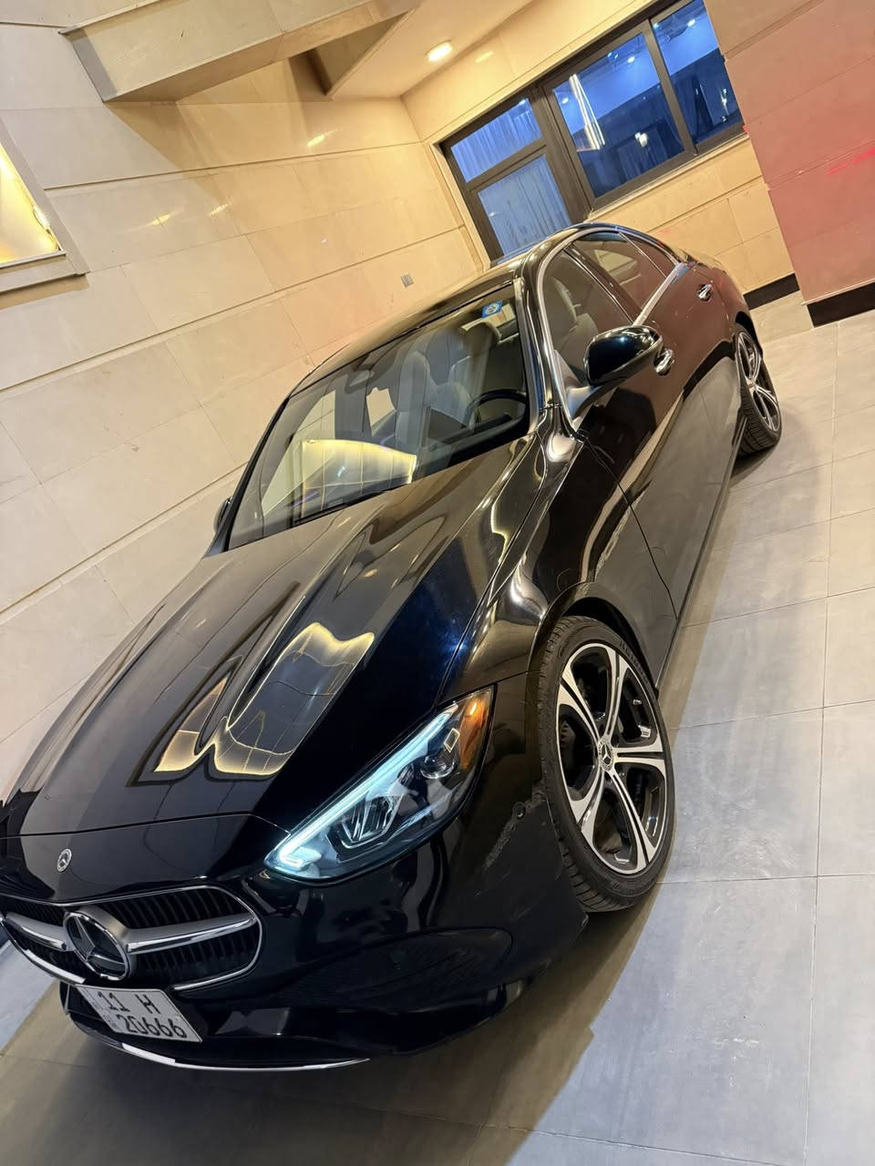 السلام عليكم للبيع فقط
مارسدس c300 . 2022 
فول مواصفات 
وارد امريكي 
ماشيه 42 الف ميل 
سياره جديده بمعنى الكلمة 
صور حادثه مرفقه بلمنشور 
بيها ٣ مكانات بارد بسيط جدآ 
الباقي مكفول 
رقم بغداد بسمي 
السعر 32000$ 
العنوان. بغداد. كراج الامانه . شارع الصناعة 
***********
