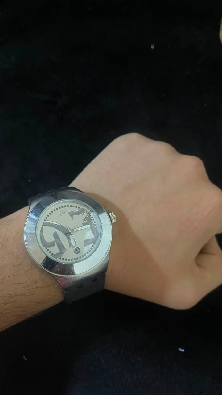 ⌚️ SWATCH
ستايل يلفت النظر من أول نظرة 😎

إذا تحب الساعات المختلفة والمميزة، هاي إلـك!
تصميم عصري بوجه أبيض وأرقام جريئة، مع سير أسود مريح يناسب اللبس الكاجوال واليومي.

✔️ شكل أنيق وفخم
✔️ تاريخ يوم بالشاشة
✔️ خفيفة ومريحة باللبس
✔️ تناسب الشباب وأصحاب الذوق

مو كل ساعة تشوفها تبقى بالبال… هاي تبقى. 🔥
إذا عجبتك لا تتردد، راسلنا واحجزها قبل لا تخلص. ⌚


**إذا كنت صاحب هذا الإعلان وتريد حذفه لأي سبب، رجاءا أرسل رسالة إلى الدعم الفني**
