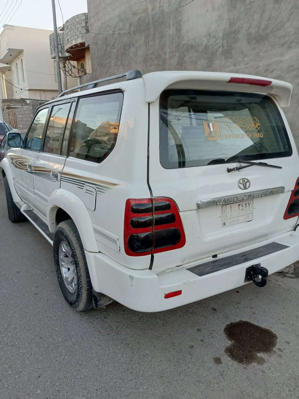 للبيع تويوتا لاندكروزر موديل (2007)، دبل، كير  أوتوماتيك، اللون أبيض. السيارة بحالة جيدة . بيها بعض الخدوش الخفيفة السعر  90قابل للنقاش للجادين فقط. يرهم. مصراوي حسب القناعه الهاتف /***********
