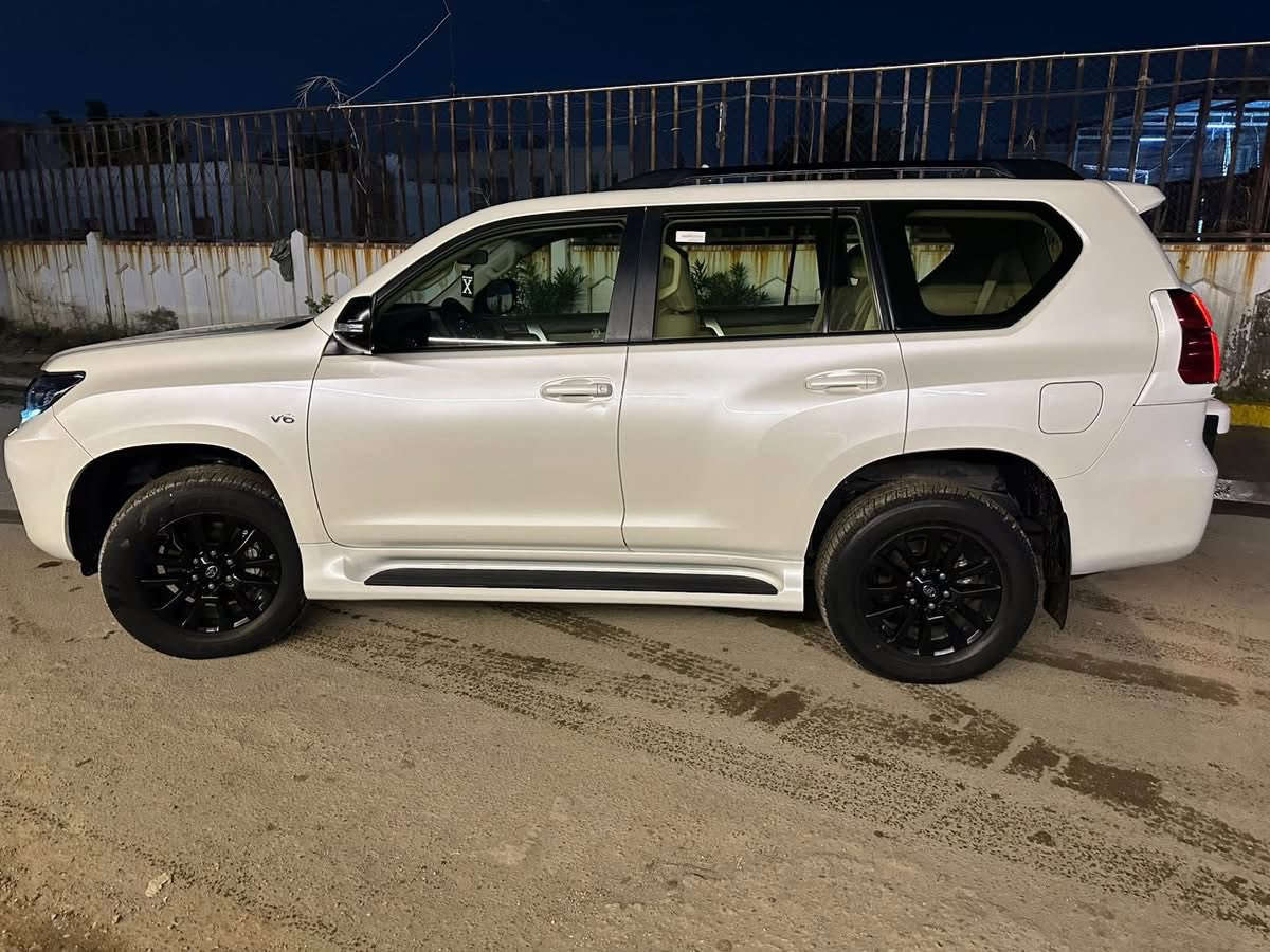 السلام عليكم
للبيع تويوتا برادو 2023 

رقم السياره :دهوك 

عنوان السياره  : بغداد——————————————-

———————————————-

السياره حالياً ماشيه 23 الف 

وكالة السياره SAS 

________________________________

📍نظام الدفع : دفع رباعي 4✖️4

📍الويلات : قياس 19 إنش

✅ نظام قيادة (Eco - Normal )

✅ بلوتوث + USB +AUX 

✅ Wi-Fi + يوتيوب 

✅ تحكم استيرن بالميديا والاتصالات 

✅ وسائد هوائية 

✅ حساسات خلفية 

✅ مقاعد جلد 

✅ مقاعد الأمامية كهرباء 

✅ نظام مانع انزلاق 

✅ نظام نزول منحدرات 

✅ دخول ذكي + تشغيل عن بعد

✅ مرايات كهرباء

✅ اشاير بالمري

✅ شاشة وسطية 

✅ كامرة خلفية

✅ فتحة سقف 

✅ إضاءة نهارية LED 

✅ دبل خزان وقود 

✅ شحن لاسلكي 

✅ كار بلاي 

وباقي مواصفات TX.S معروفه

السعر ✅ 47500 وبيهه مجال 

للاستفسار ***********
