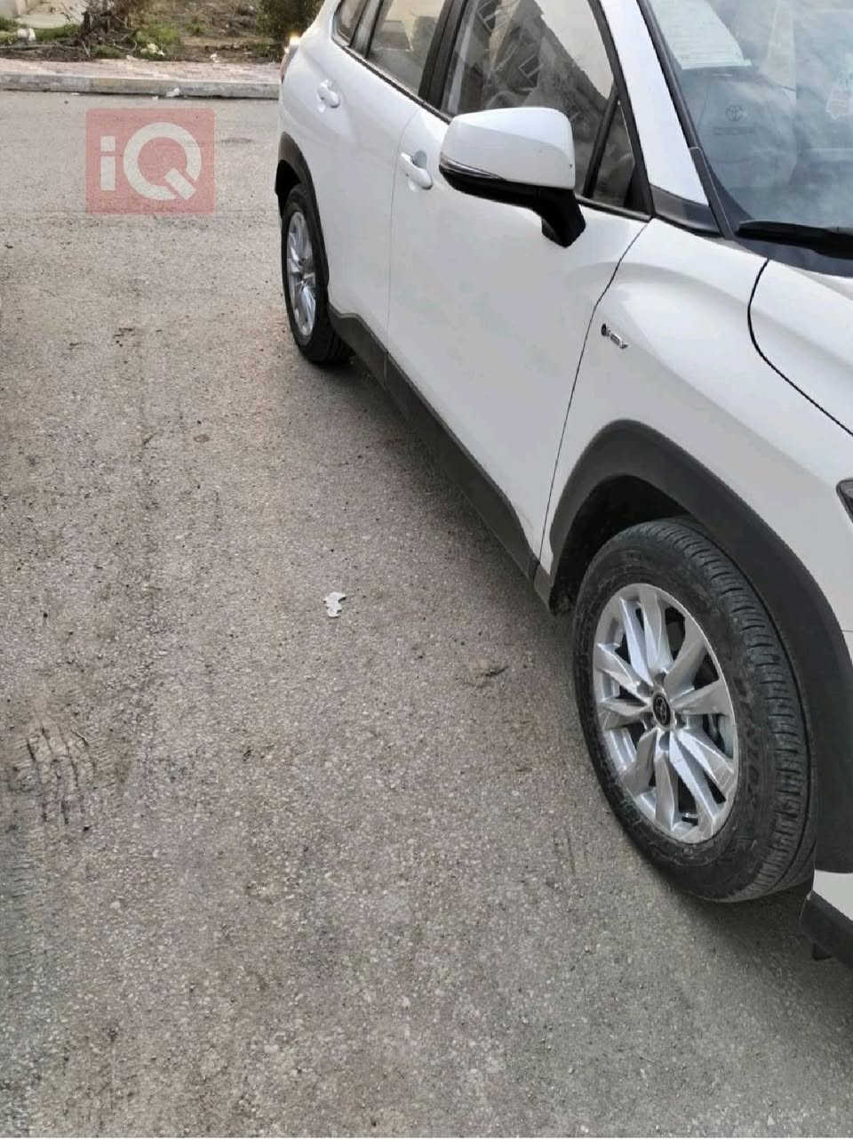 تويوتا  كورولا كروس هايبرد
موديل2025 ماشيه 17,600 كيلو متر رقم بغداد بأسمي مكفولة كفالة عامة على وضع الشركة
السعر: 26,400,000  دينار
المحرك ٢٠٠٠
كاميرا خلفية
المصابيح الاماميه ليد ابيض
بصمه عدد ٢ 
اشاره بالمرايا الجانبيه
التحكم الالي في جميع النوافذ
تحكم سترين
التبريد قطعتين
المقاعد جلد ياباني دوشمة مو تلبيس
سلايد
نظام مراقبة الاطارات
رادار
الفرامل المانعة للانغلاق ABS
مثبت سرعه
منافذ USB-C
نظام تحذير من التصادم الامامي 
نظام تحذير من الخروج من المسار 
الارضيات البلادية
العنوان الحلة مركز المدينة
للاتصال : ***********
