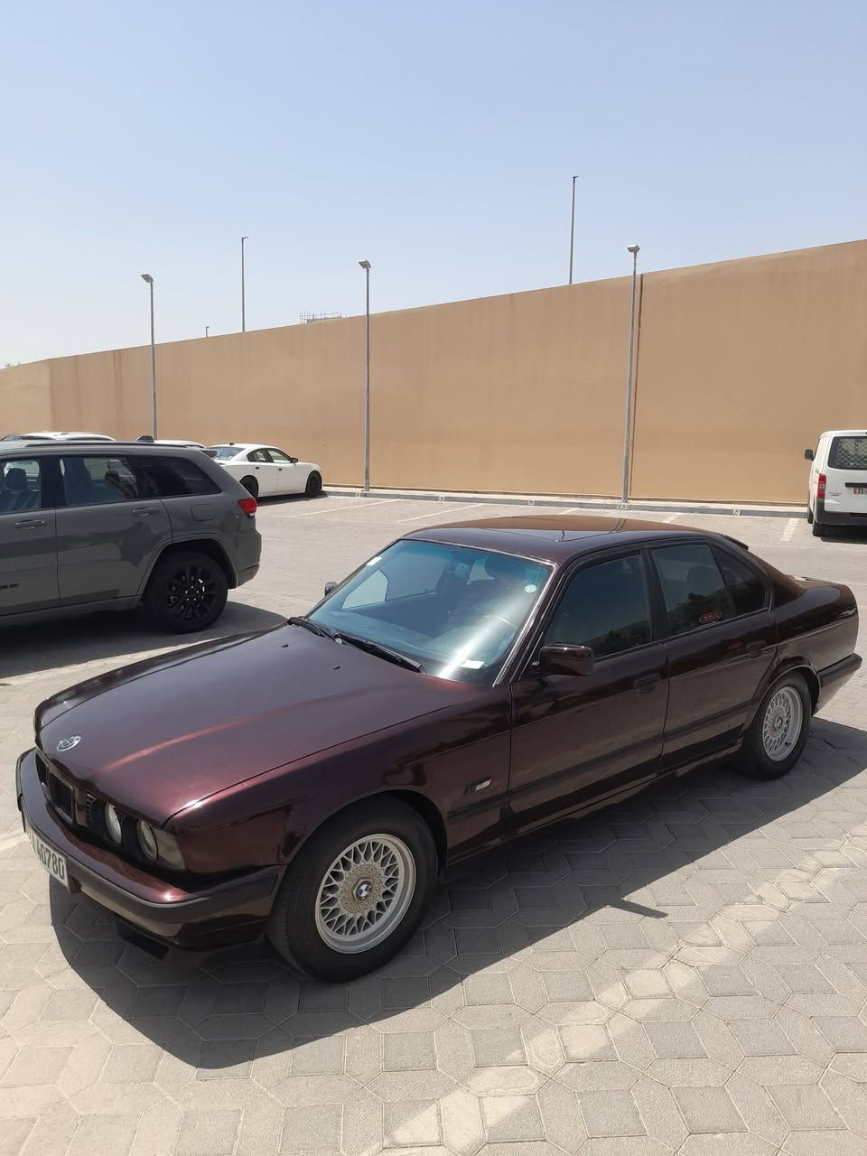 السلام عليكم 
بي ام BMW
البيع موديل 1991محدث 95
محرك 525 عدل 
بلاد اوتماتيك 
سياره فول موصفات 
اربعه جام كهرباي سلايت  كشن جلد دبل ارباك 
دبل جكمكه تحديد سرعه 
رقم سنويه وهزه  كله جديد وكاله بسمي شرط التحويل 
رقم اربيل 
التبريد نقصه بس رديتر 
مكاني السليمانيه 
السعر 69$وبي مجال حك الجيه 
السياره مكفوله بدون 
 حدث وبدون خيسات 
مامتوجد على الفيس. الشراي يتصل 
***********
