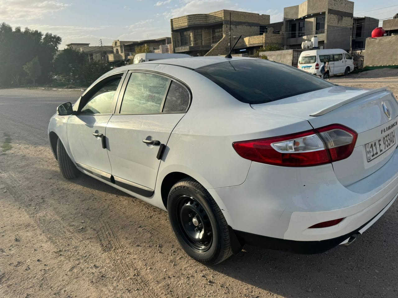 رينو فلاونس 2013
مكينة 1600 
4 سلندر 
مكفولة كير وميكنة وحدادية جاهزة
 تخم تاير جدد
تخم ويل جديد

خير من الله السياره وفول نظافه .. السيارة ماشيه ١٤٩
السياره بيها جاملغين وبنيد والدوسه مال الباب الخلفي

بسمي رقم بغداد دولي
مكاني بغداد 

#السعر 70 وبيها مجال لشراي

للاستفسار الاتصال ***********
او مراسلة الصفحة
