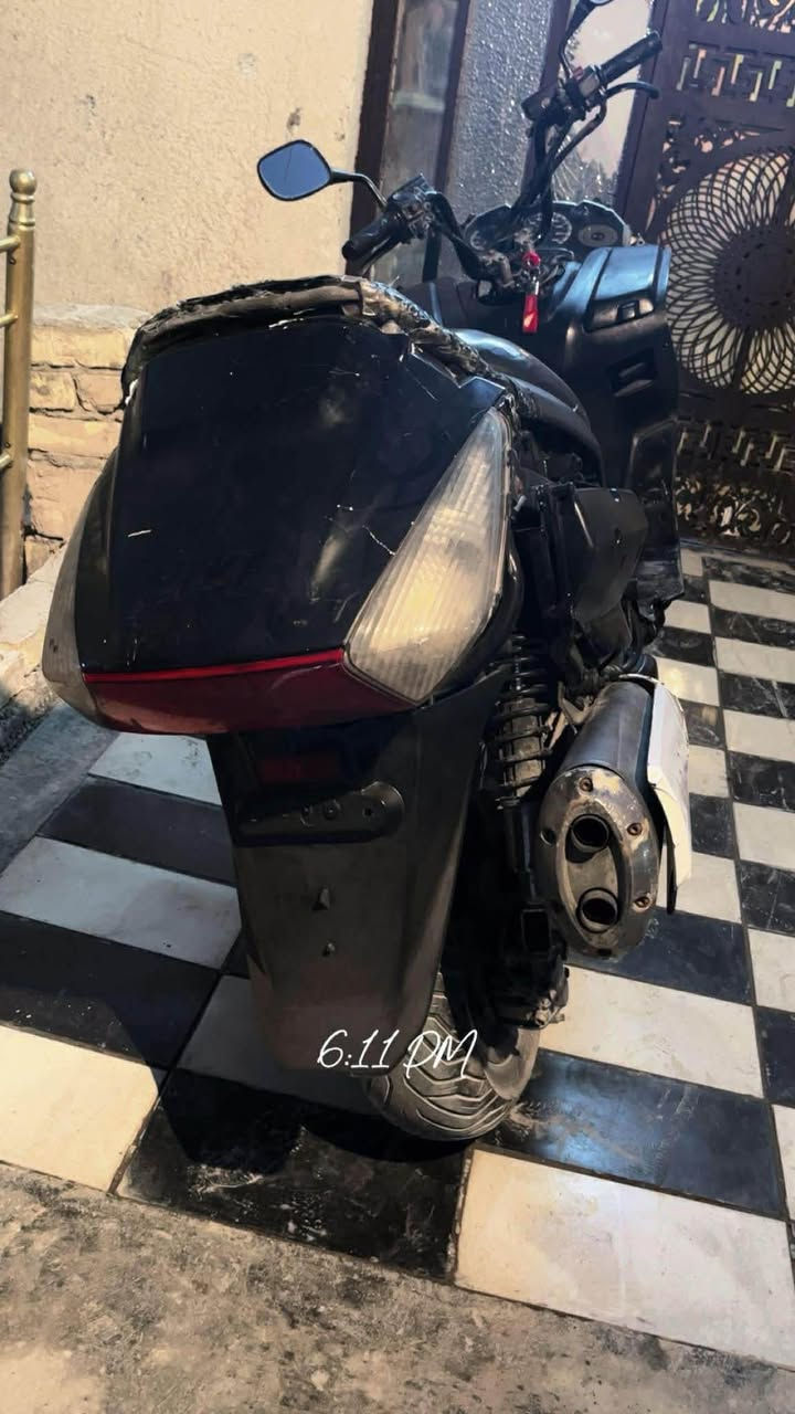 السلام عليكم خواتي الطيبين دراجه سلفر للبيع او مراوس بدراجه زغيره الدراجه امبكنه وناقصه بجم وصفاح ابيع عله هاي الحطه او مراوس بدراجه راس برأس ماعدي فرق مكان بغداد مدينت الصدر *********** متوجد عل واتساب فقط ملاحضه بيع او مراوس كوم حديد ؟
