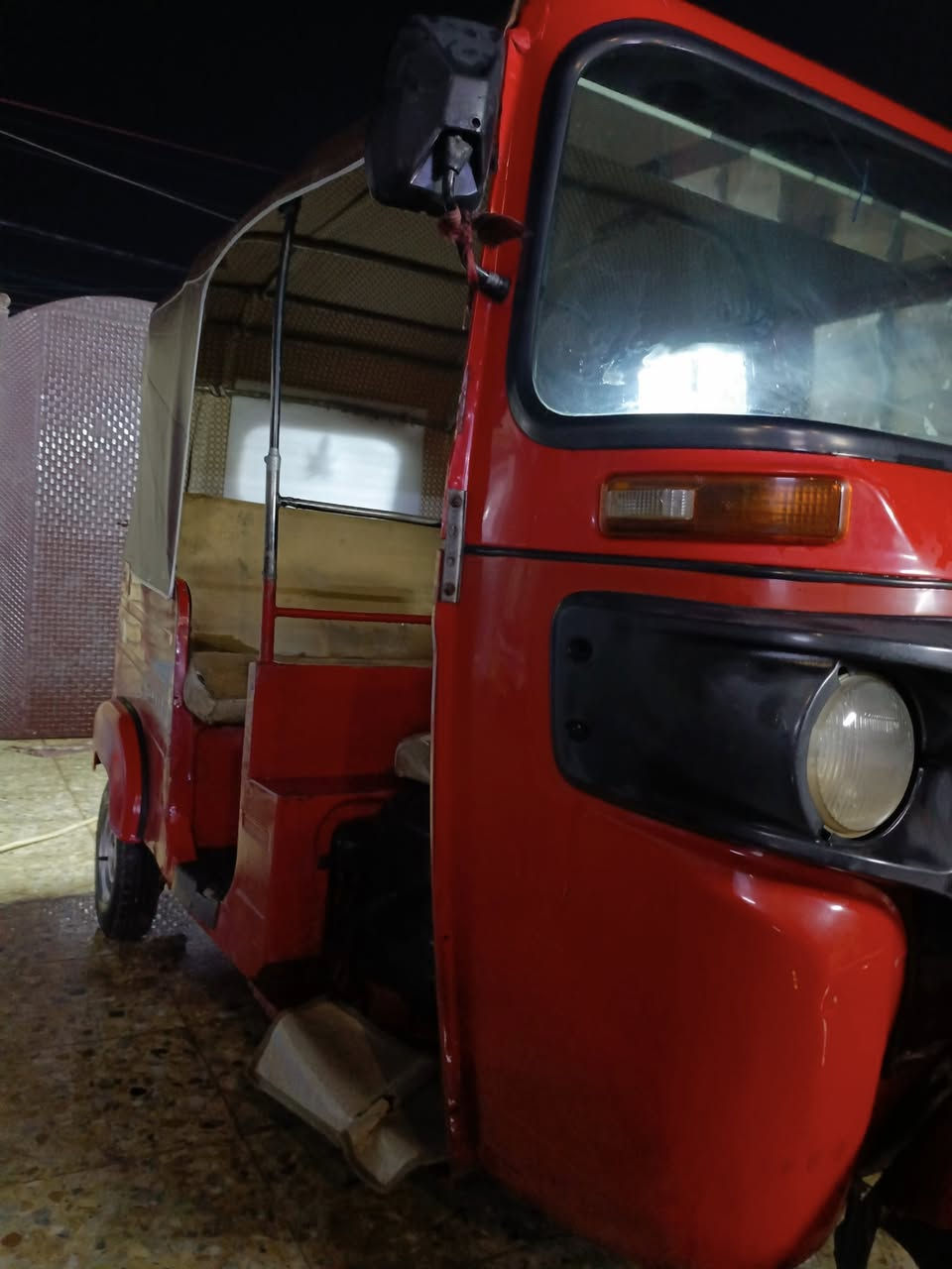 سلام عليكم تكتك للبيع مديل 18 تكتك خير من اللة تخم تاير مكينة خير من اللة اوراق المصطفى العنوان بغداد الفضيلية السعر 3300 الرقم ***********
