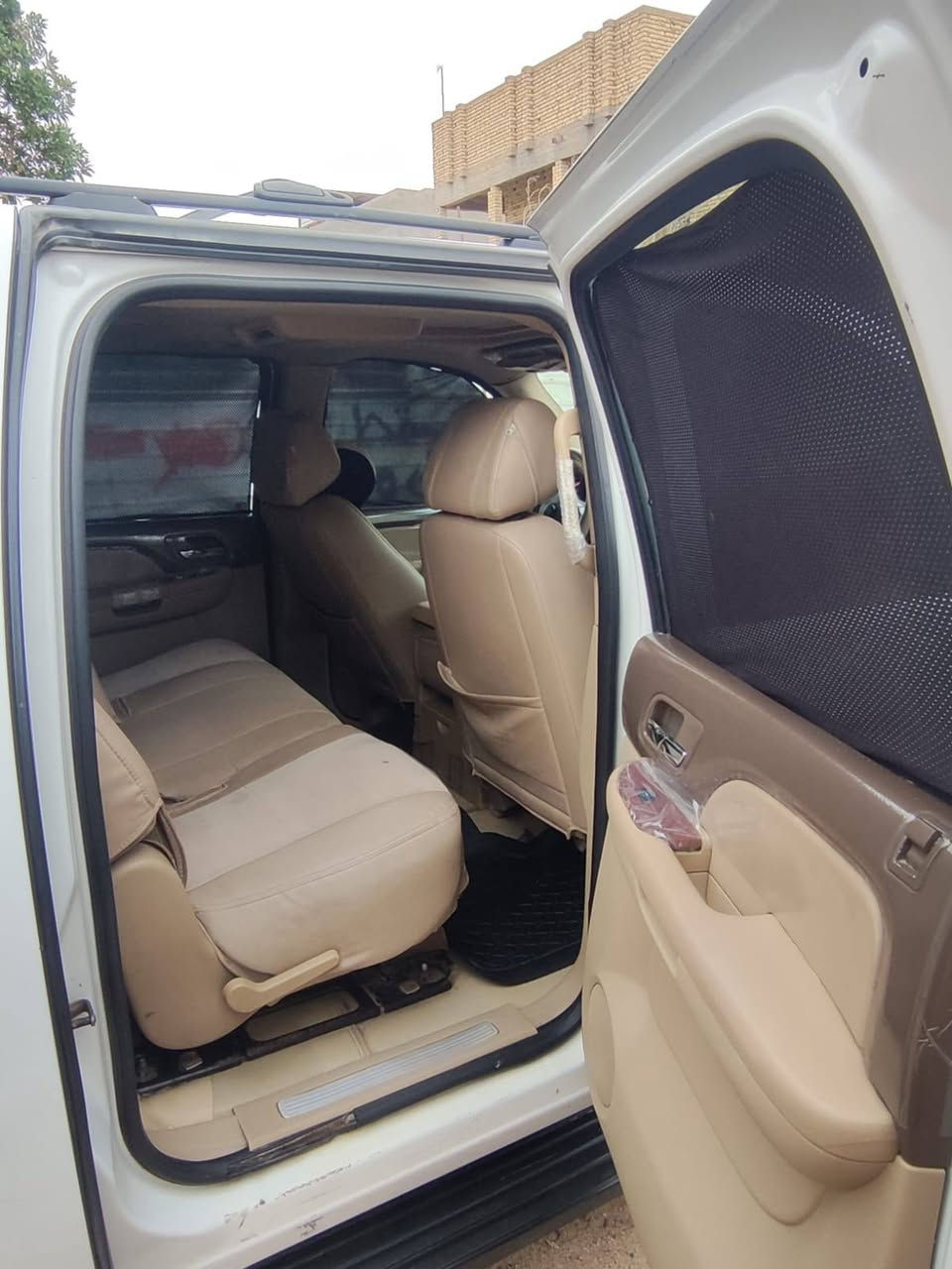 يوكن طويل XL فيئة الملكية SLT. وارد امريكي حادثهة بجم امامي ما واصل للشواصي  ابيض بلاد 2008 بصرا اجرا السيارا حلوا نضيفة 175
*********** البصرة, العراق
