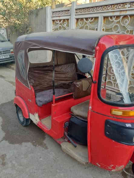 سلام عليكم تكتك لبيع موديل 18 شهر 12  رقم وسنويه مكينه خير من الله الدوس معمره بس ما مصبوغه لا بيها تنقيص ولا تبخير السعر 4500 بيها مجال حق الجيه مكان الشعب رقمي *********** وهم بي وات ساب
