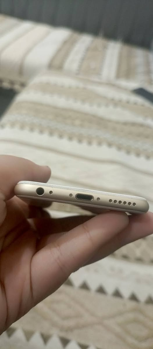 إيفون 6s جهاز حلو وتصفح سلس فقط الكامره الخلفيه متشتغل والباقي كله شغال شرق اوسط أصلي السعر 40 وبي مجال لطيبين تواصل ***********
واتساب 
مكاني بابل مركز ويا كفر فقط
