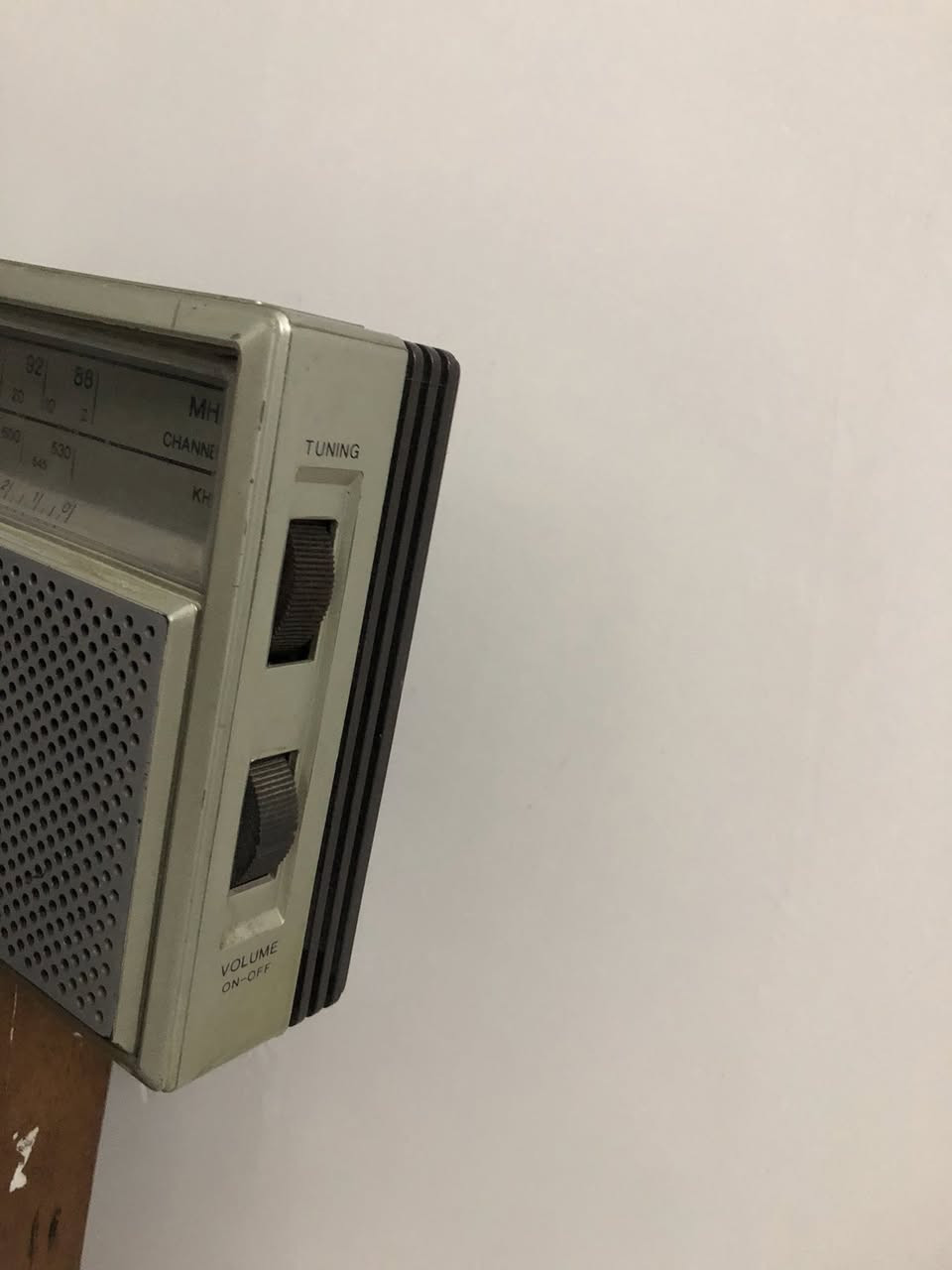 السلام عليكم
راديو. ITT. جهاز جداً رائع سحب جيد جداً موجَتين AM. FM
يشتغل على باتري عدد اربعة 
سعر الجهاز. 50. الف 
***********
