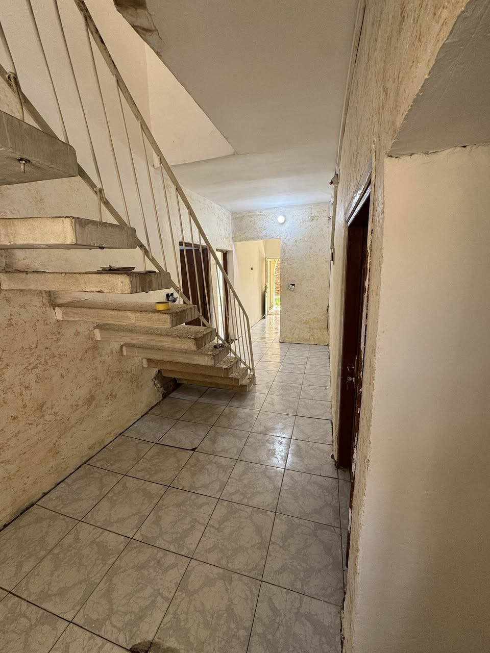 🏡 بيت زراعي للبيع – ملك صرف - سند 25

📍 الموقع: البكرلي الاولى - شارع 20 

📐 المساحة: 200 متر

🏠 المواصفات:

• غرفتين نوم

•  صالة

• مطبخ

• مجمع صحيات 

• حديقة + كراج سياره 

• أبواب خشب

خدمات ماء وكهرباء ومجاري وإنترنت ضوئي 
📞 للاستفسار: اتصال + واتساب 

*********** 
***********
