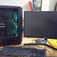 للبيع PC Gaming / استخدام عام – بحالة جيدة المواصفات:  • المعالج: AMD ...