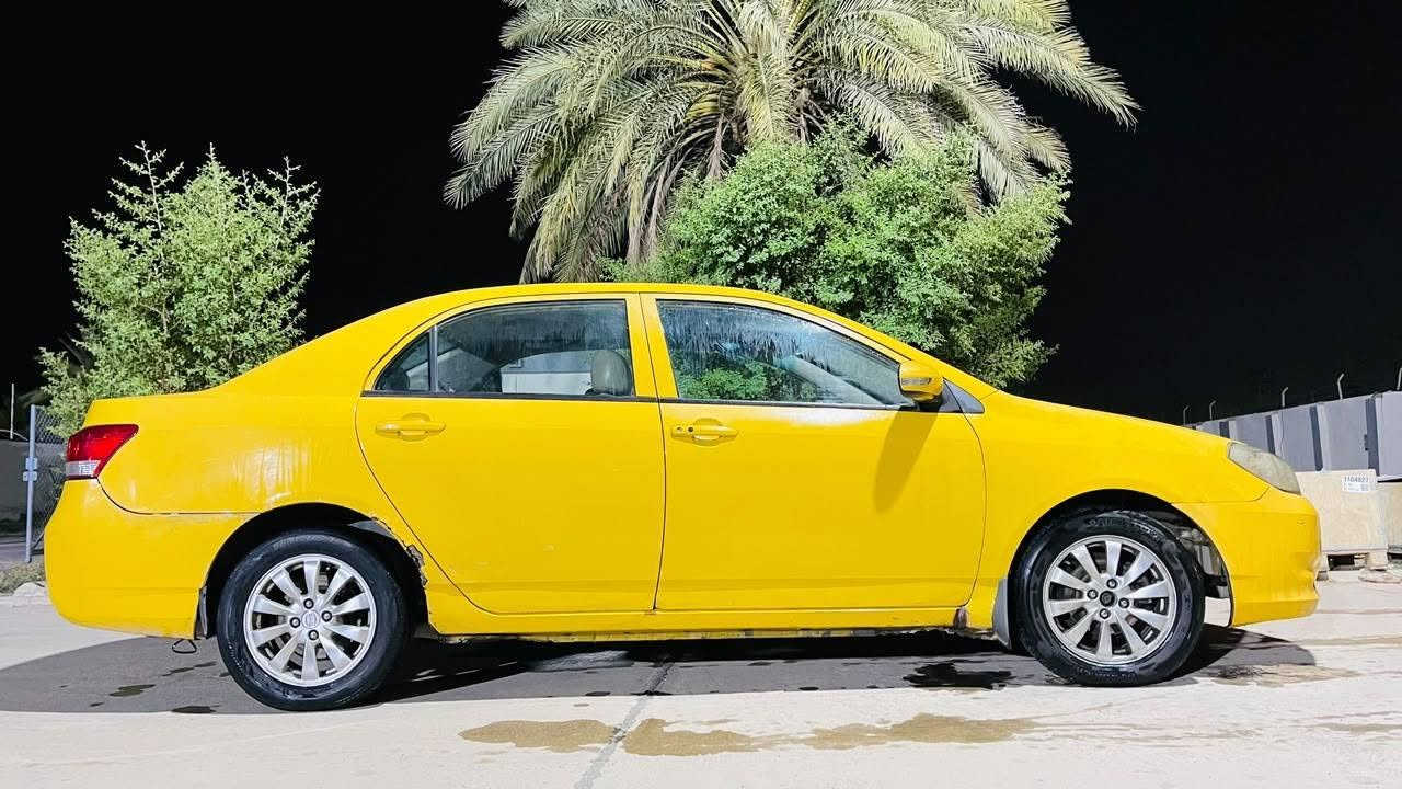 سلام عليكم

للبيع BYD G3 تكسي أصفر

مكينة سيفك ياباني 1.6
تبريد ثلج 

موديل: 2013  رقم بغداد بأسمي تحويل مباشر

مكانها بغداد الغزالية

السعر :  45 وبيها مجال بسيط

الاتصال : ***********
