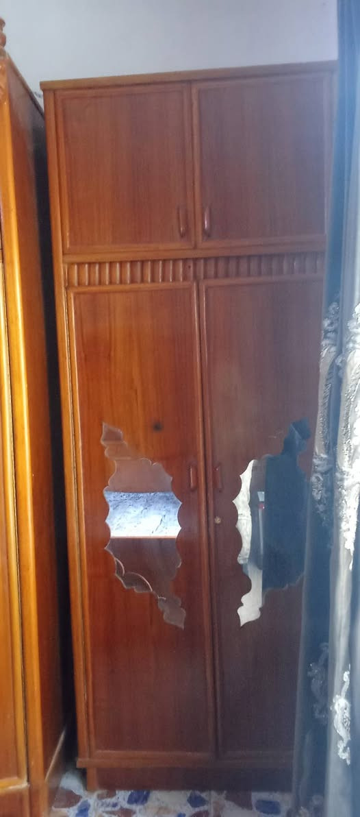 غرفه حلوه تسكام قبل كم شهر من كملت بس ضرف صار حلوه تجي تشوفها مكانها حله شارع 80 سعرها ٩٠٠ وبيها مجال بالعافيه على الي يأخذها ***********بي وتساب
