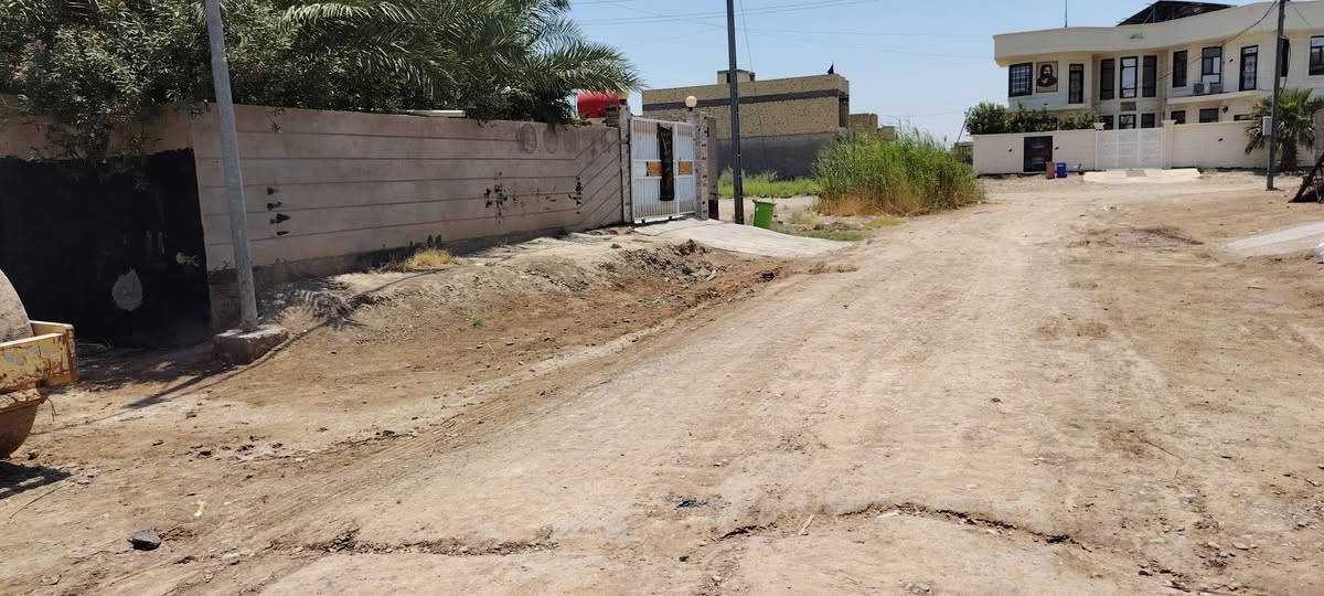 السلام عليكم قطعة ارض ١٥٠ متر طابو صرف للبيع في حي الحريه رقم القطعه ٢/٨٠١ شارع المدارس عرض الشارع ١٥ متر مكان كلش مميز للسكن ***********
