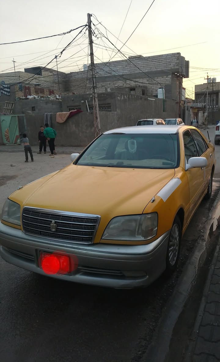 سلام عليكم ملكه موديل 2005رقم بغدادصدامي سياره كصتين محرك 2000بلادي اسوي وكاله للياخذه 
محرك وكيرجدد
تخم تايرجديد
حداديه جديده 
سياره جاهزه ونضيفه 
سعرالمطلوب ٣٨
***********
عنوان كوفه حي نيسان
